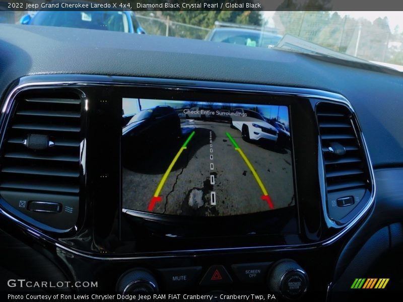 Diamond Black Crystal Pearl / Global Black 2022 Jeep Grand Cherokee Laredo X 4x4