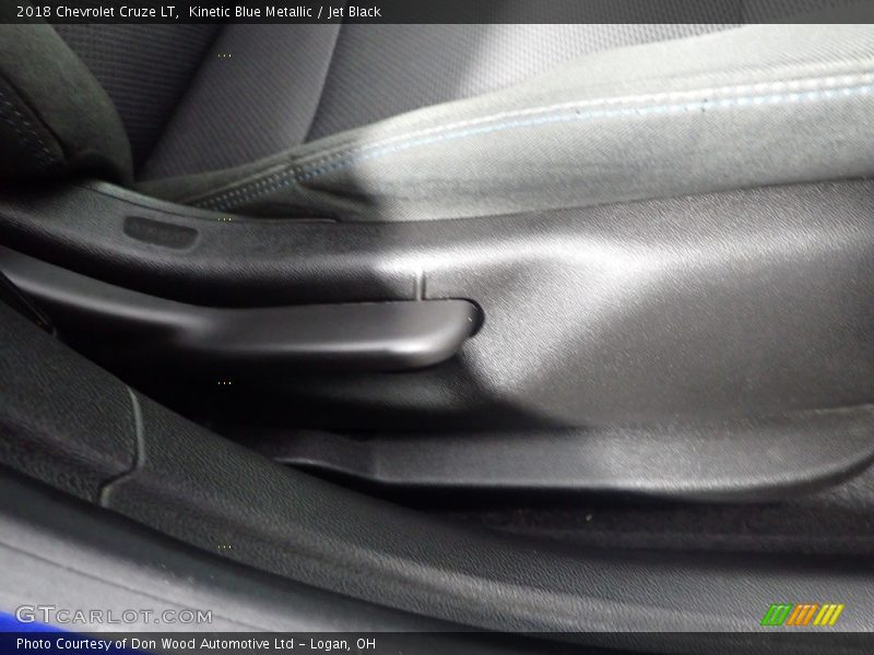 Kinetic Blue Metallic / Jet Black 2018 Chevrolet Cruze LT