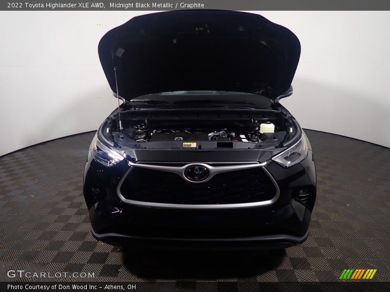 Midnight Black Metallic / Graphite 2022 Toyota Highlander XLE AWD