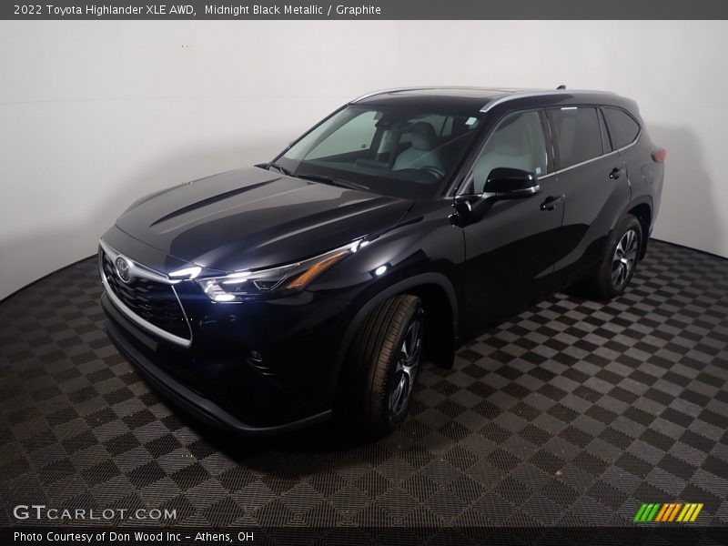 Midnight Black Metallic / Graphite 2022 Toyota Highlander XLE AWD