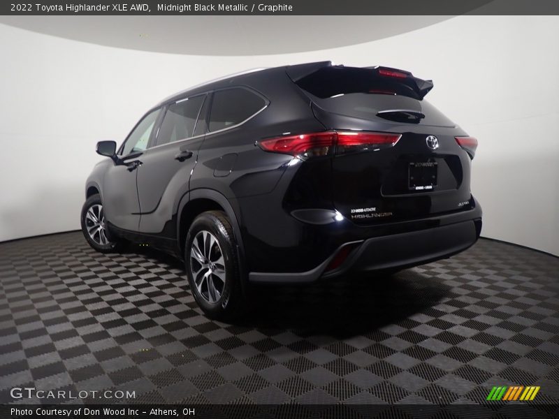 Midnight Black Metallic / Graphite 2022 Toyota Highlander XLE AWD