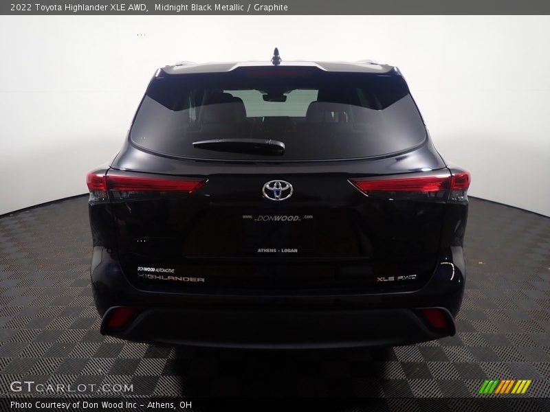 Midnight Black Metallic / Graphite 2022 Toyota Highlander XLE AWD