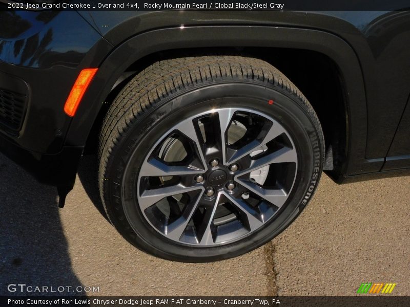 Rocky Mountain Pearl / Global Black/Steel Gray 2022 Jeep Grand Cherokee L Overland 4x4