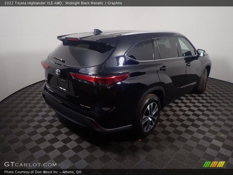 Midnight Black Metallic / Graphite 2022 Toyota Highlander XLE AWD