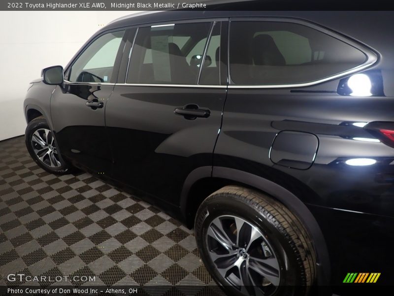 Midnight Black Metallic / Graphite 2022 Toyota Highlander XLE AWD
