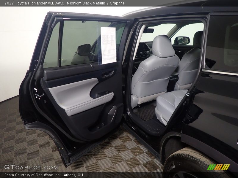 Midnight Black Metallic / Graphite 2022 Toyota Highlander XLE AWD