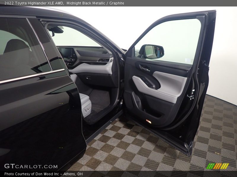 Midnight Black Metallic / Graphite 2022 Toyota Highlander XLE AWD