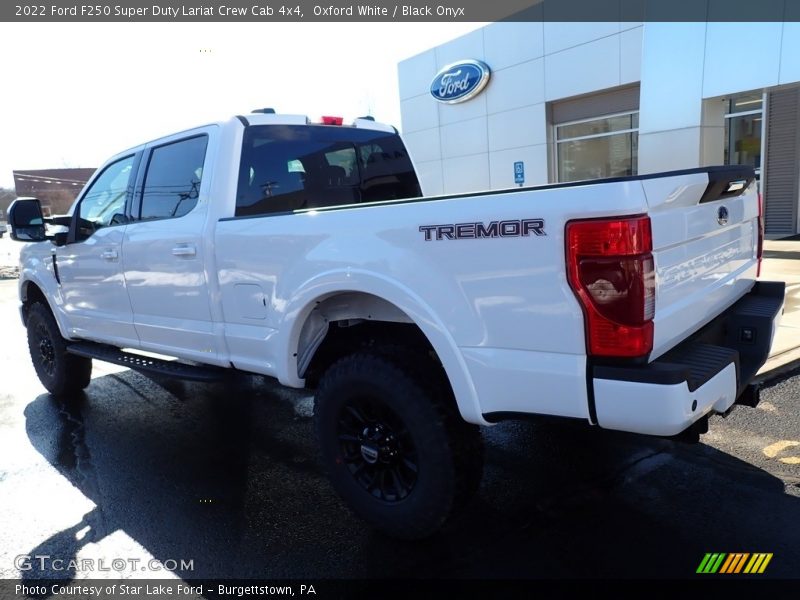 Oxford White / Black Onyx 2022 Ford F250 Super Duty Lariat Crew Cab 4x4