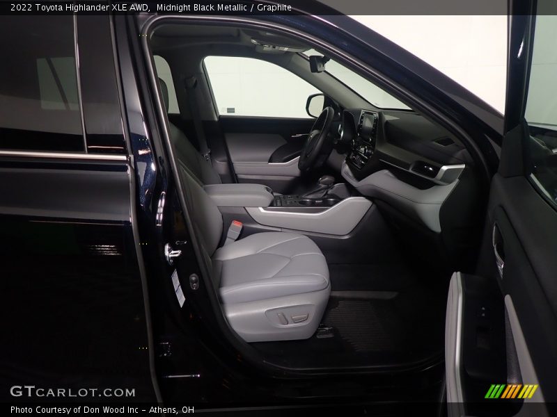Midnight Black Metallic / Graphite 2022 Toyota Highlander XLE AWD