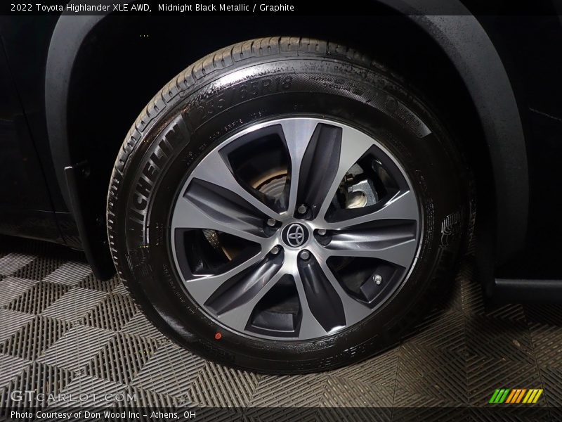 Midnight Black Metallic / Graphite 2022 Toyota Highlander XLE AWD