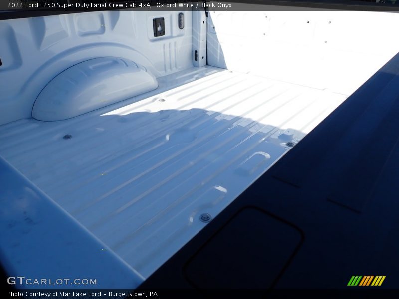Oxford White / Black Onyx 2022 Ford F250 Super Duty Lariat Crew Cab 4x4