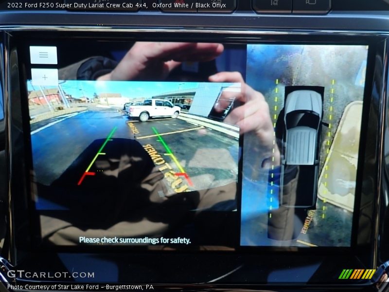 Oxford White / Black Onyx 2022 Ford F250 Super Duty Lariat Crew Cab 4x4