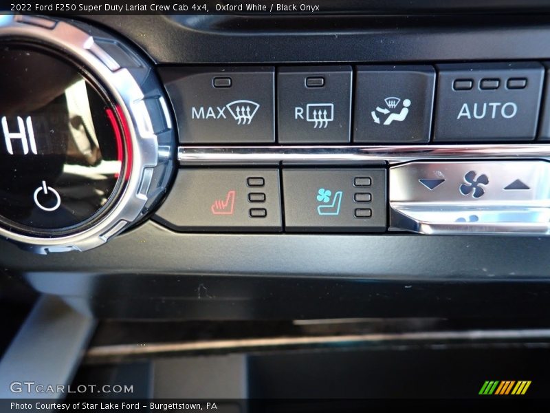Oxford White / Black Onyx 2022 Ford F250 Super Duty Lariat Crew Cab 4x4