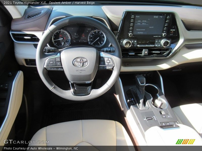 Opulent Amber / Harvest Beige 2021 Toyota Highlander XLE