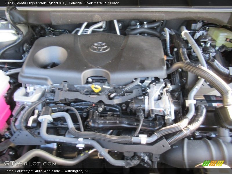 Celestial Silver Metallic / Black 2021 Toyota Highlander Hybrid XLE