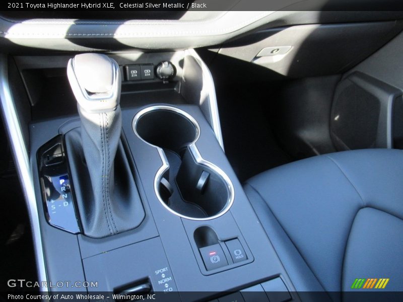 Celestial Silver Metallic / Black 2021 Toyota Highlander Hybrid XLE