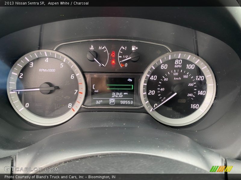 Aspen White / Charcoal 2013 Nissan Sentra SR