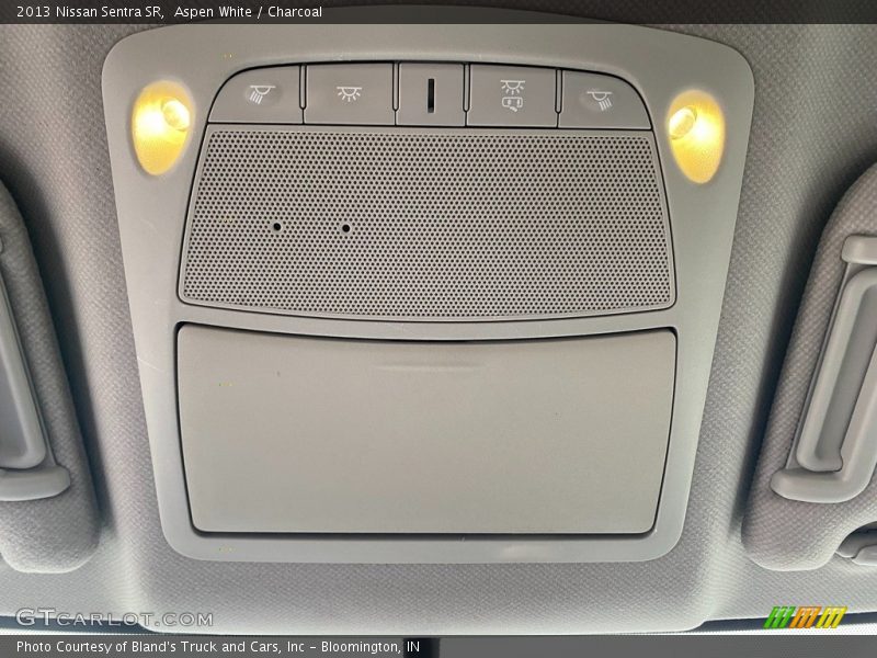 Aspen White / Charcoal 2013 Nissan Sentra SR