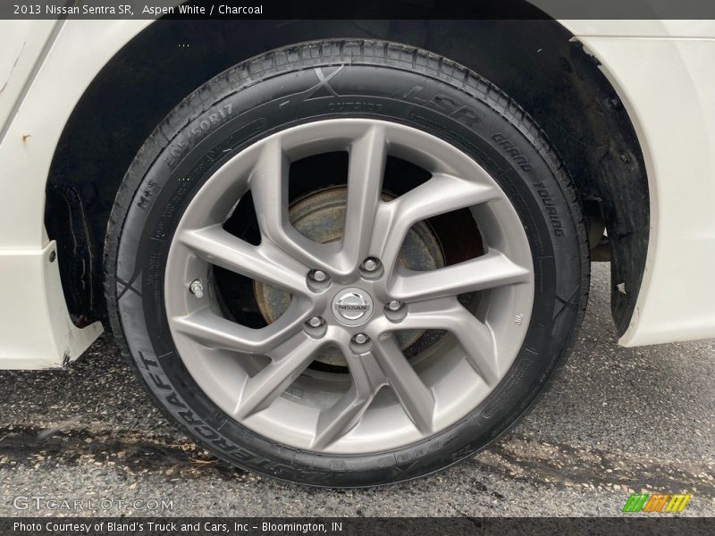 Aspen White / Charcoal 2013 Nissan Sentra SR