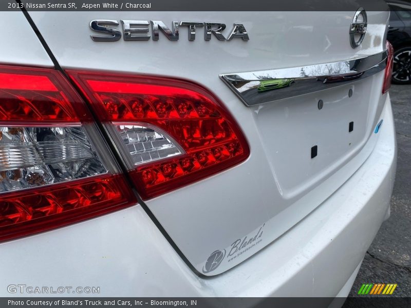 Aspen White / Charcoal 2013 Nissan Sentra SR
