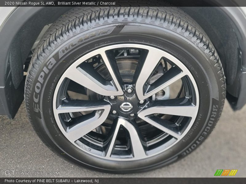 Brilliant Silver Metallic / Charcoal 2020 Nissan Rogue SL AWD