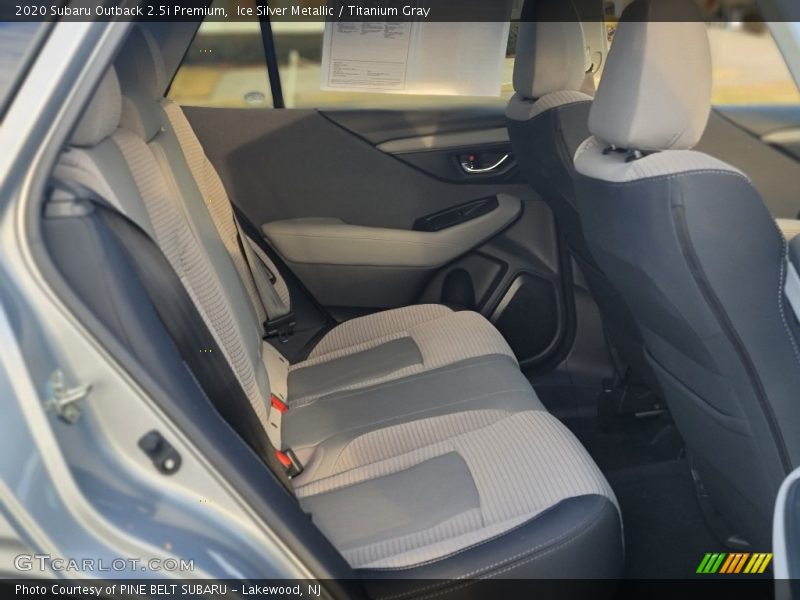 Ice Silver Metallic / Titanium Gray 2020 Subaru Outback 2.5i Premium