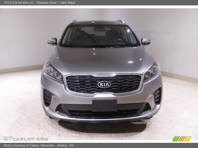 Titanium Silver / Satin Black 2019 Kia Sorento LX