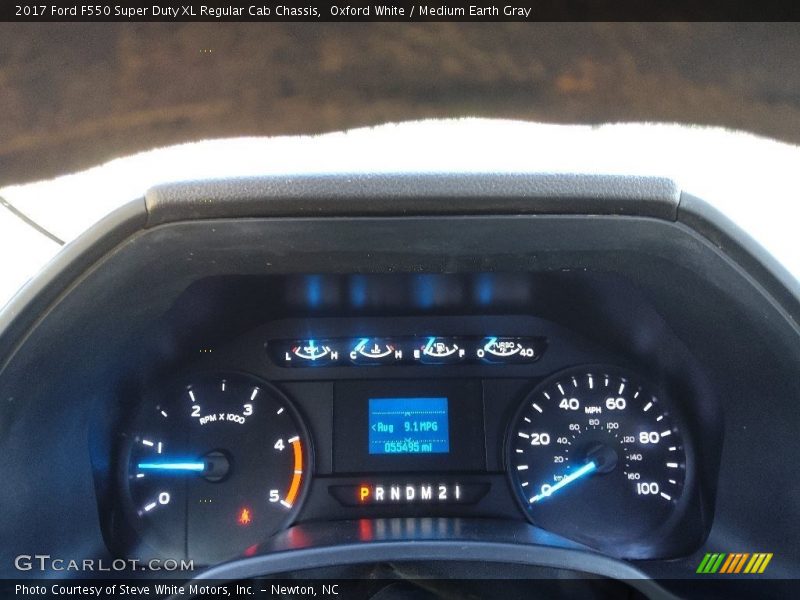Oxford White / Medium Earth Gray 2017 Ford F550 Super Duty XL Regular Cab Chassis