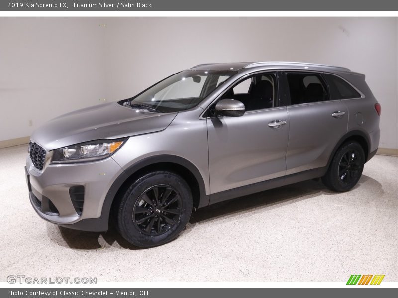 Titanium Silver / Satin Black 2019 Kia Sorento LX