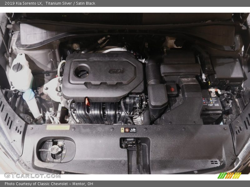 Titanium Silver / Satin Black 2019 Kia Sorento LX