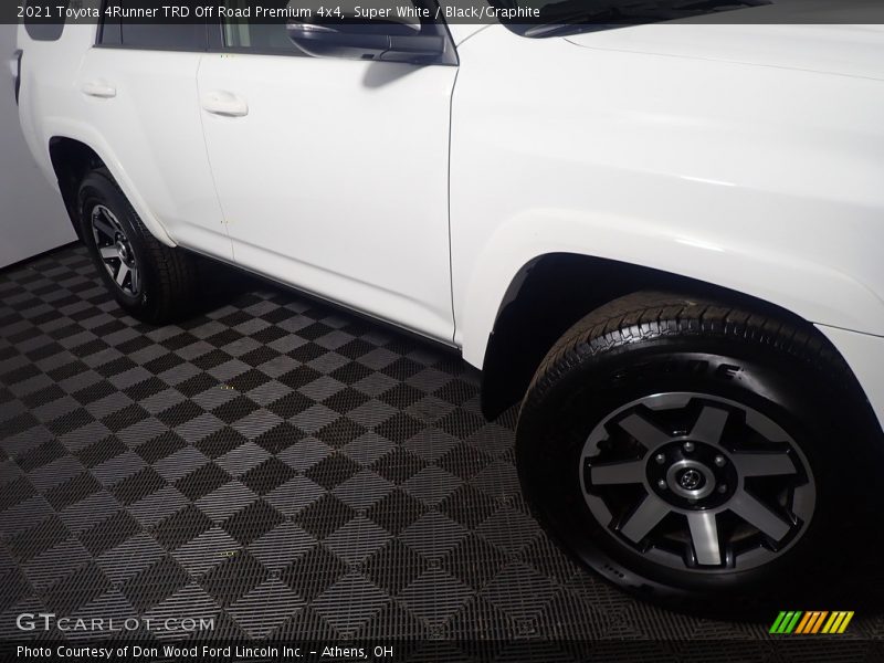 Super White / Black/Graphite 2021 Toyota 4Runner TRD Off Road Premium 4x4