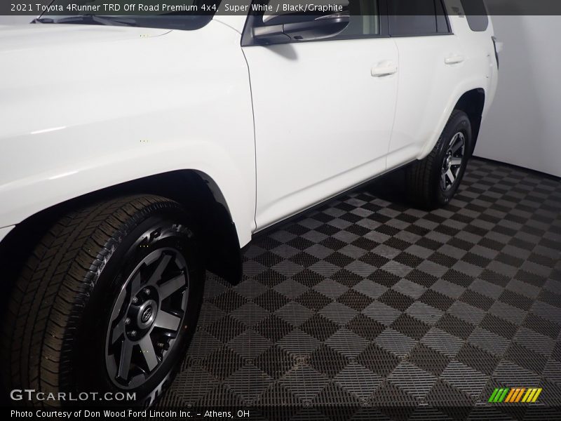 Super White / Black/Graphite 2021 Toyota 4Runner TRD Off Road Premium 4x4