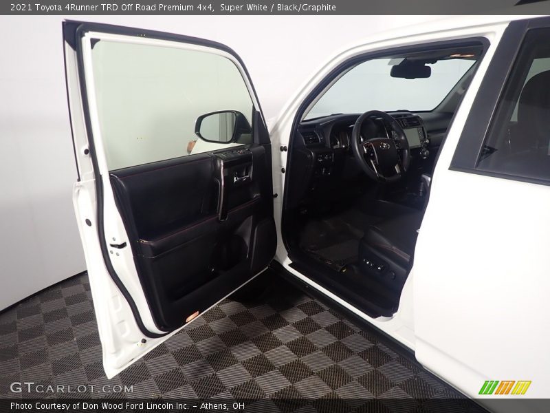 Super White / Black/Graphite 2021 Toyota 4Runner TRD Off Road Premium 4x4