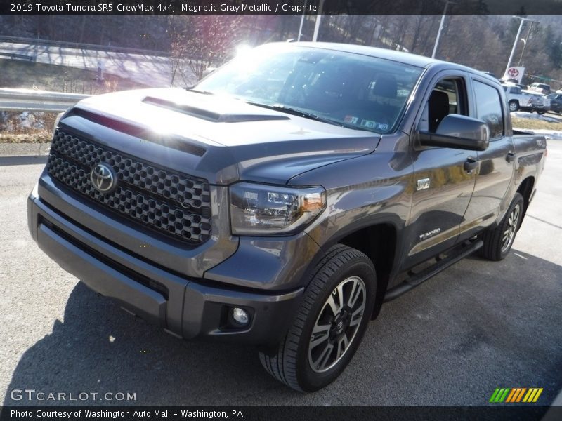 Magnetic Gray Metallic / Graphite 2019 Toyota Tundra SR5 CrewMax 4x4