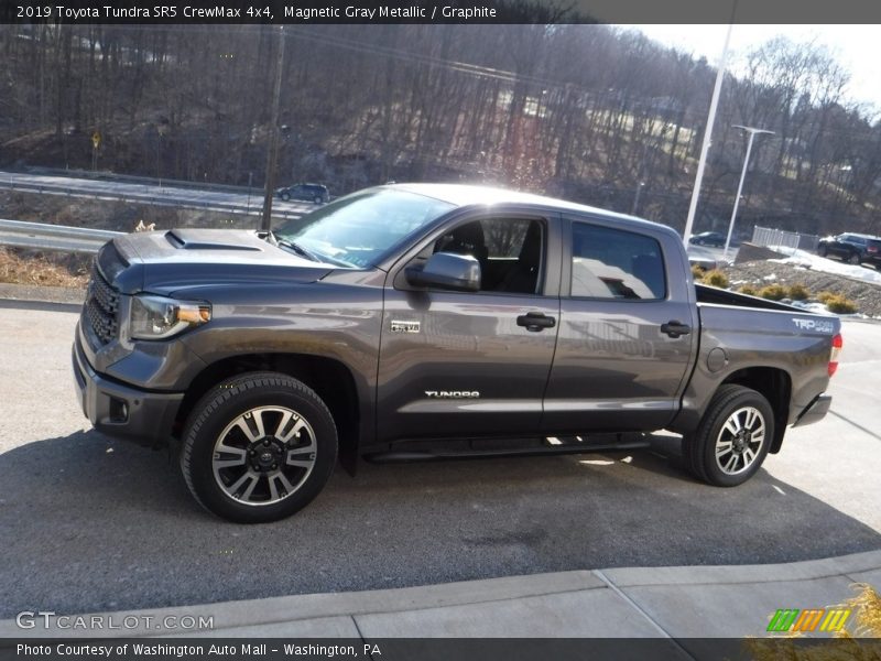 Magnetic Gray Metallic / Graphite 2019 Toyota Tundra SR5 CrewMax 4x4