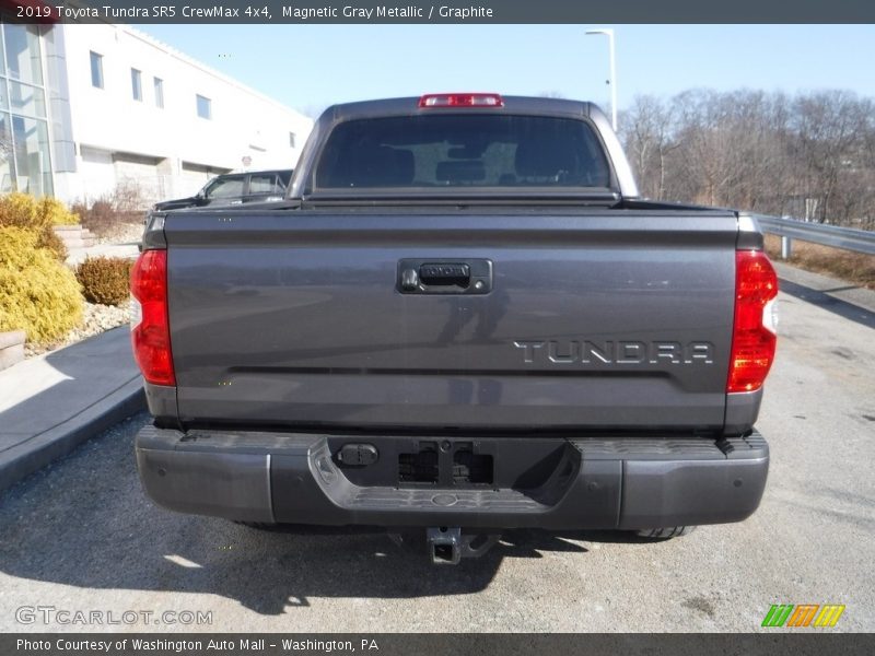 Magnetic Gray Metallic / Graphite 2019 Toyota Tundra SR5 CrewMax 4x4