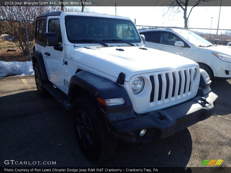 Bright White / Black 2019 Jeep Wrangler Sport 4x4