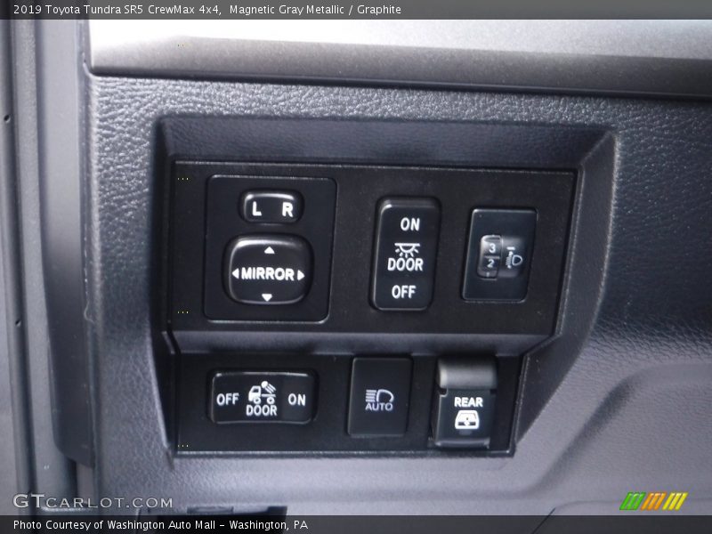 Magnetic Gray Metallic / Graphite 2019 Toyota Tundra SR5 CrewMax 4x4