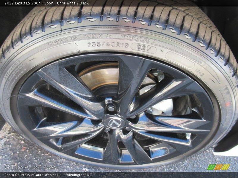  2022 ES 300h F Sport Wheel