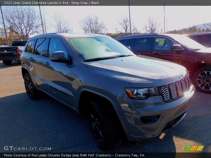Sting-Gray / Black 2022 Jeep Grand Cherokee Laredo X 4x4