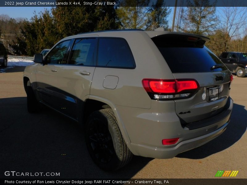 Sting-Gray / Black 2022 Jeep Grand Cherokee Laredo X 4x4