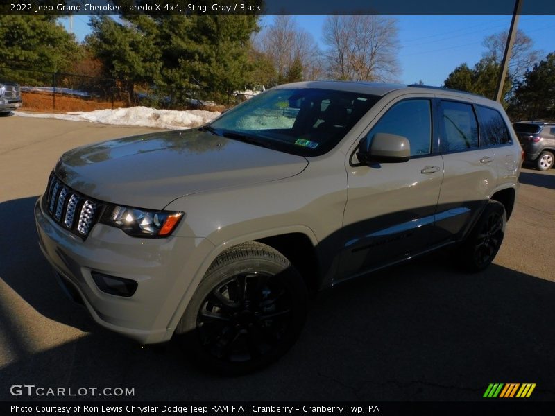 Sting-Gray / Black 2022 Jeep Grand Cherokee Laredo X 4x4