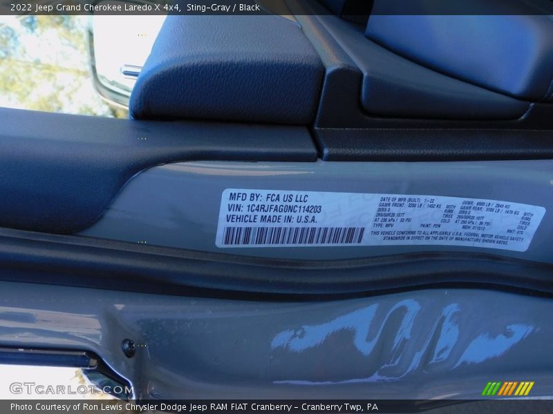 Sting-Gray / Black 2022 Jeep Grand Cherokee Laredo X 4x4