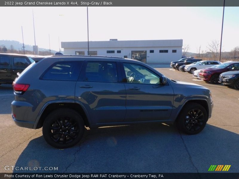 Sting-Gray / Black 2022 Jeep Grand Cherokee Laredo X 4x4