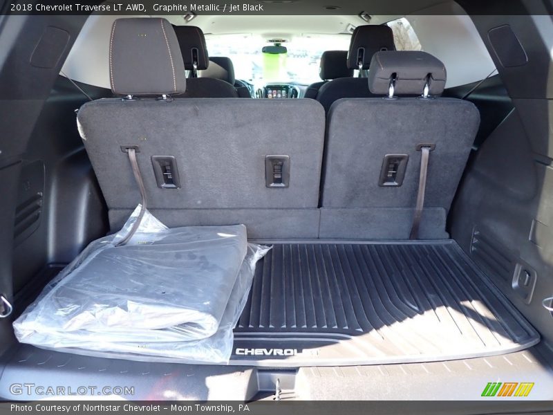 Graphite Metallic / Jet Black 2018 Chevrolet Traverse LT AWD