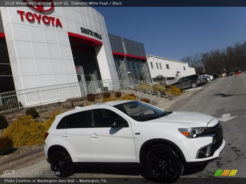 Diamond White Pearl / Black 2018 Mitsubishi Outlander Sport LE