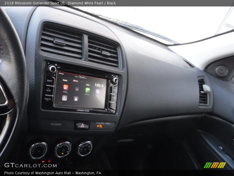 Diamond White Pearl / Black 2018 Mitsubishi Outlander Sport LE