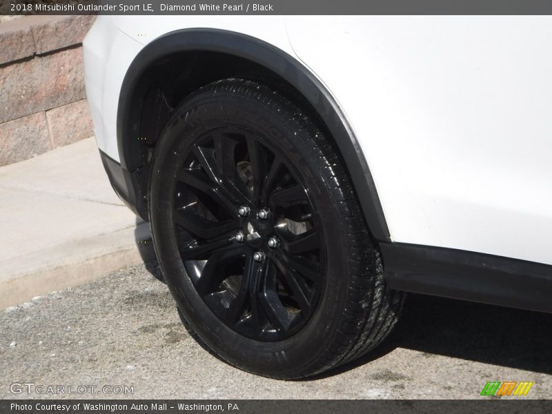 Diamond White Pearl / Black 2018 Mitsubishi Outlander Sport LE