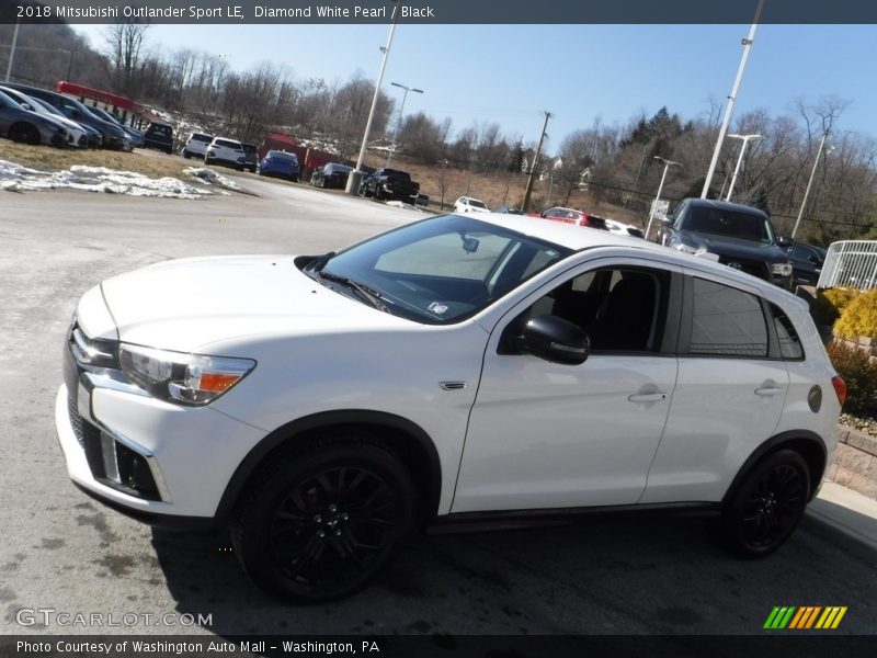 Diamond White Pearl / Black 2018 Mitsubishi Outlander Sport LE