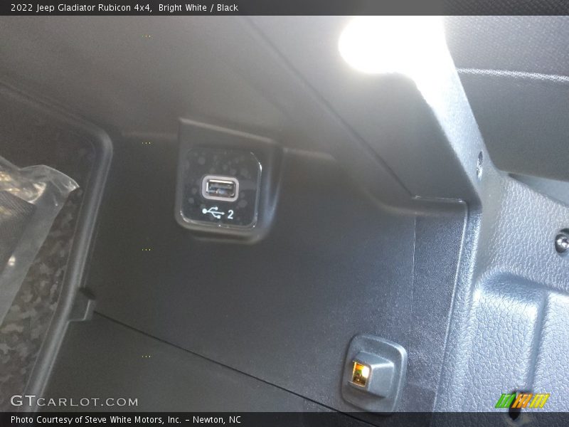 Bright White / Black 2022 Jeep Gladiator Rubicon 4x4